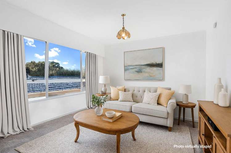 2/50 Te Kanawa Crescent Henderson_1