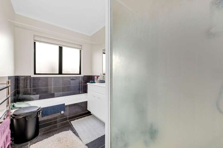 47 Newbliss Crescent East Tamaki Heights_11