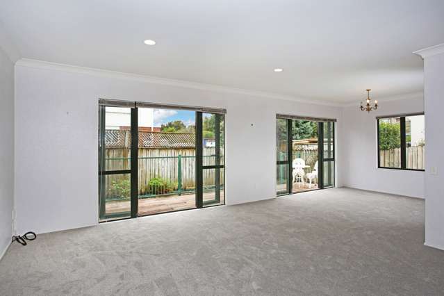 2/7 Ribbonwood Crescent Goodwood Heights_3