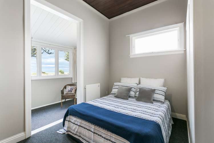 629 Marine Parade Napier South_11