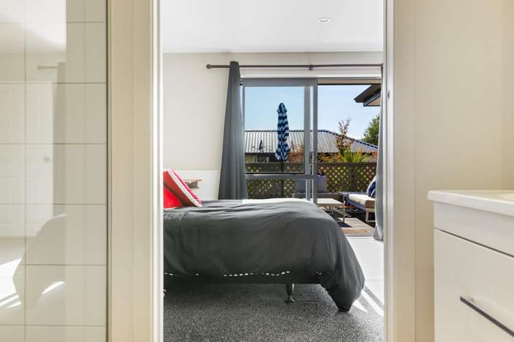 21 Frye Crescent Albert Town_18