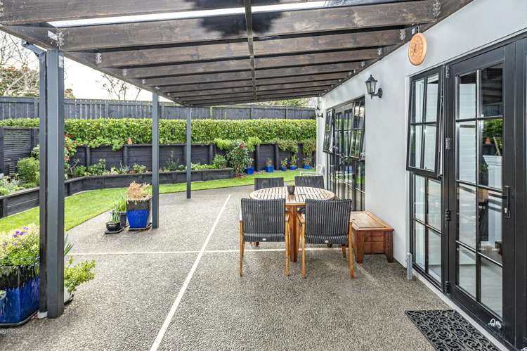 8 Lithgow Drive Otamatea_15