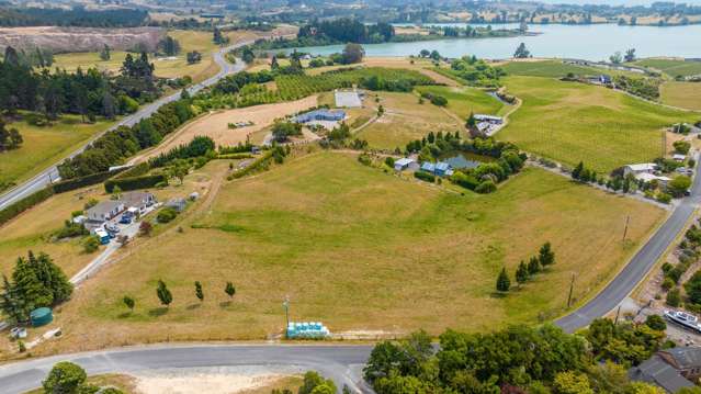 Bronte Road East - Stunning Coastal Land