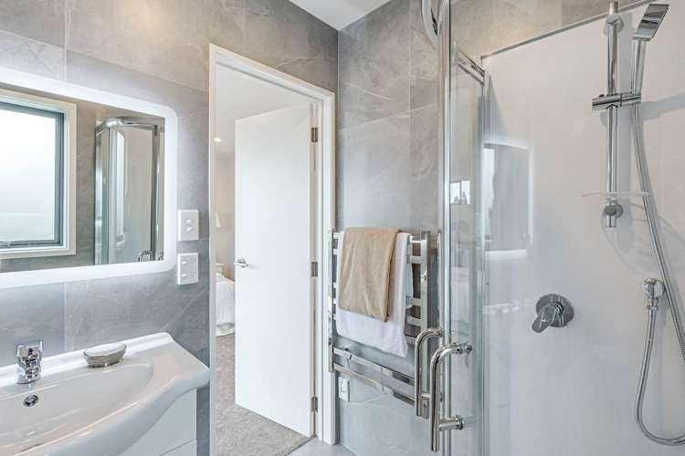 3/433a East Coast Road Mairangi Bay_12