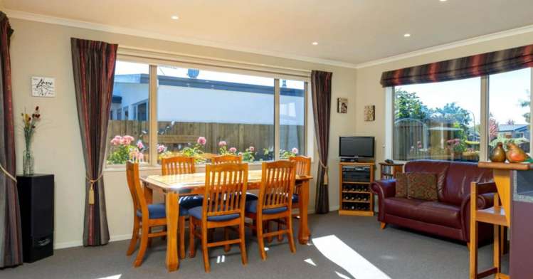 21 Hilton Place Burleigh_9