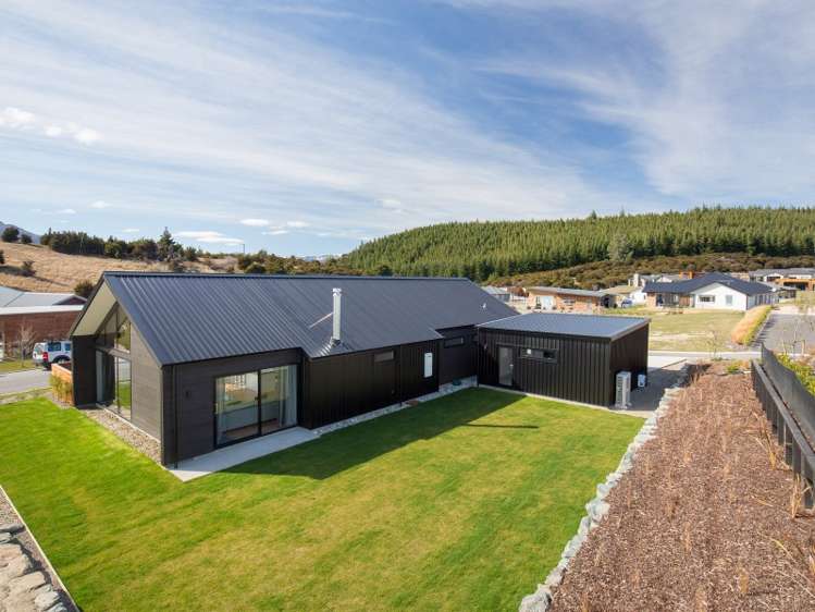 84 Infinity Drive Wanaka_12