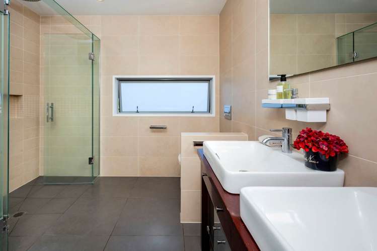 62 Seaview Road Castor Bay_36