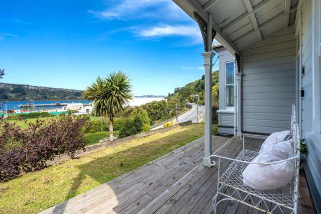 Villa with Harbour & Rugby Ground Views