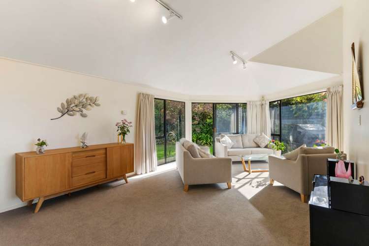 2/4 Oban Road Browns Bay_11