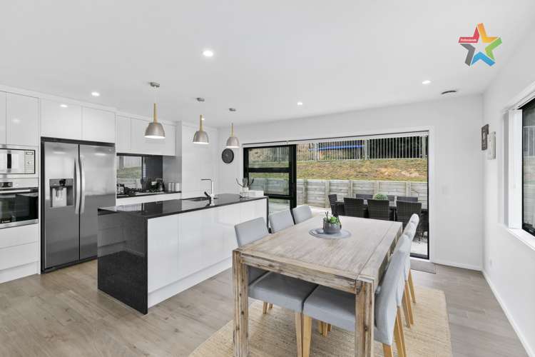 8 Frankie Stevens Place Riverstone Terraces_3