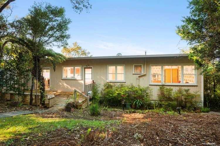 549 Beach Road Murrays Bay_14