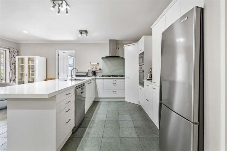 7 Mull Place Wattle Downs_17