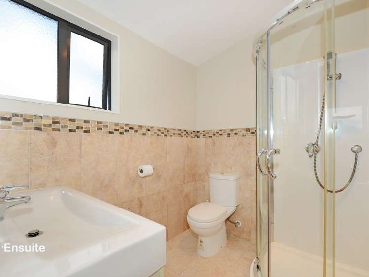 17 Swain Grove Riverstone Terraces_16