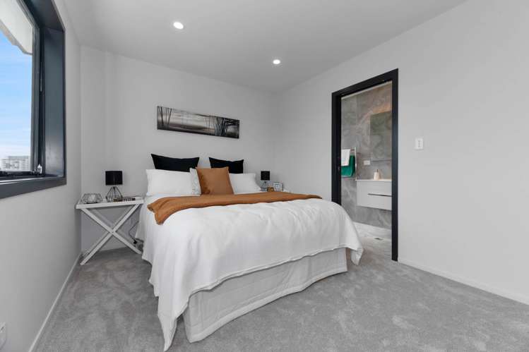 2/43 Savoy Road Glen Eden_14