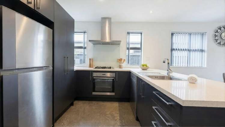 50 Bamber Crescent_2