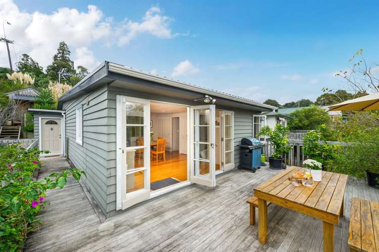 669 Beach Road Rothesay Bay_0