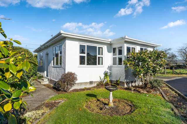 Double Glazed & Great Value - Priced $495,000