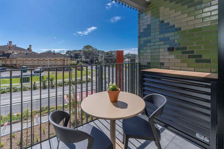 104/2A Te Ara Taurapa Point Chevalier_8