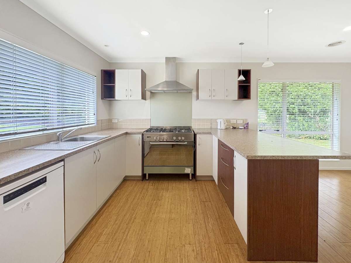 TAWHERO - 3 BEDROOMS 4