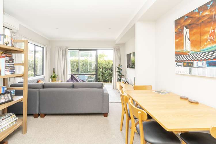 8/13 Beale Street Hamilton East_8