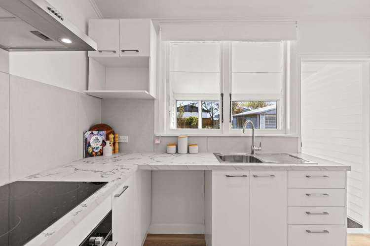 21 Defoe Place Waltham_7