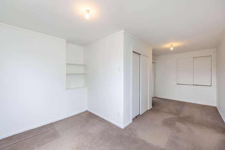 17 Piccadilly Circus Snells Beach_11