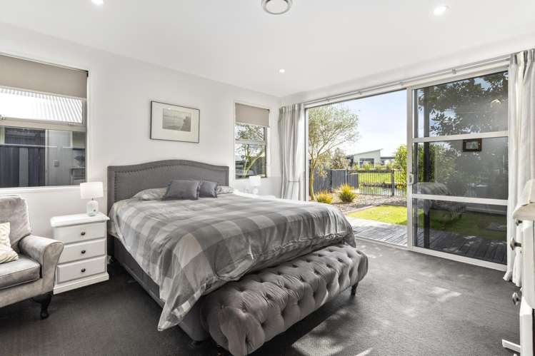 21 Torbay Avenue Lake Hood_11