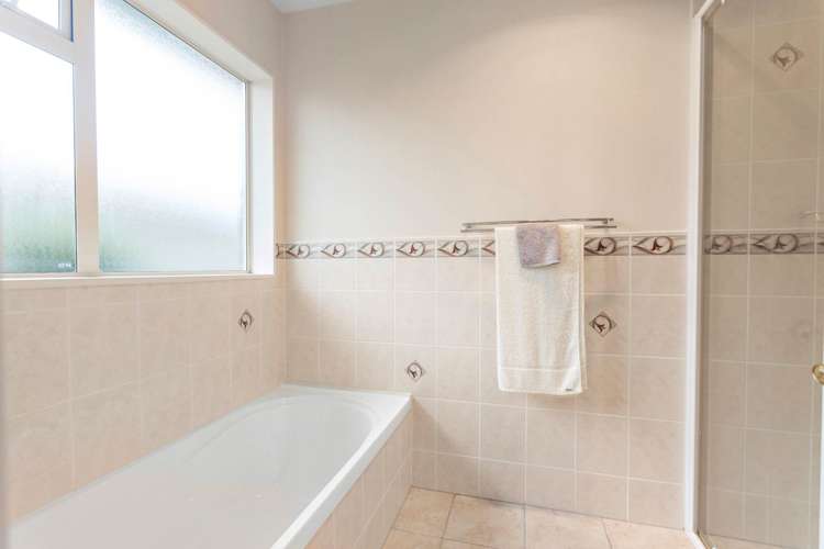 17 Glenross Drive Wattle Downs_15