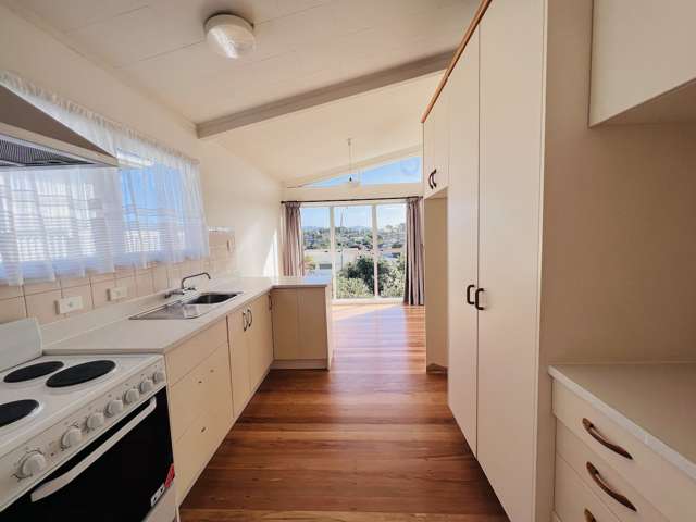 122 Vodanovich Road Te Atatu South_1