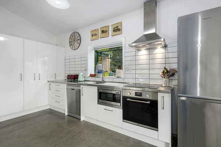 133 Manuka Street Stokes Valley Lower Hutt City Houses for Sale