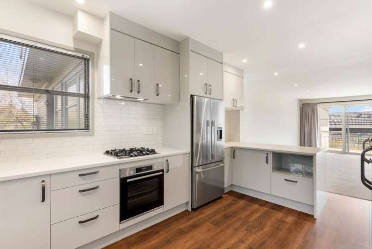 2/28 Victoria Avenue_0