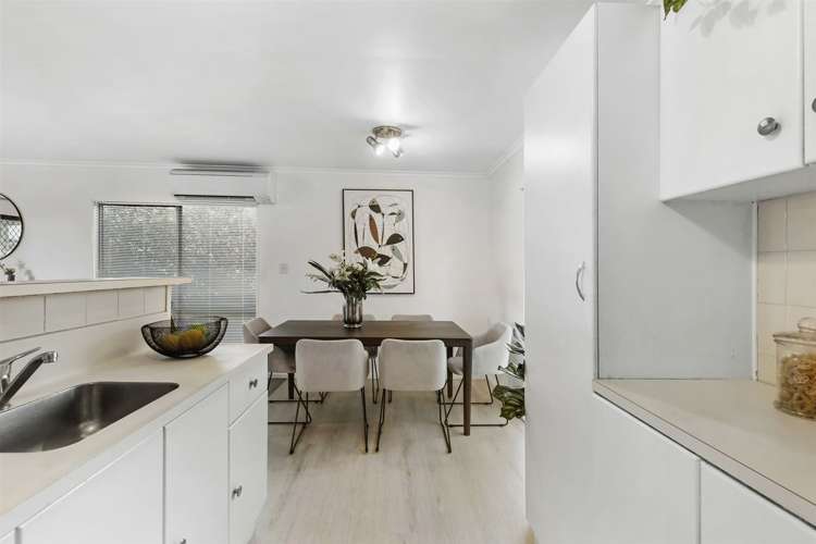 1/2 Graham Avenue Te Atatu Peninsula_8