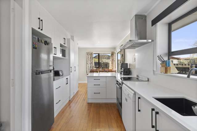 58 Sandown Crescent Aranui_4