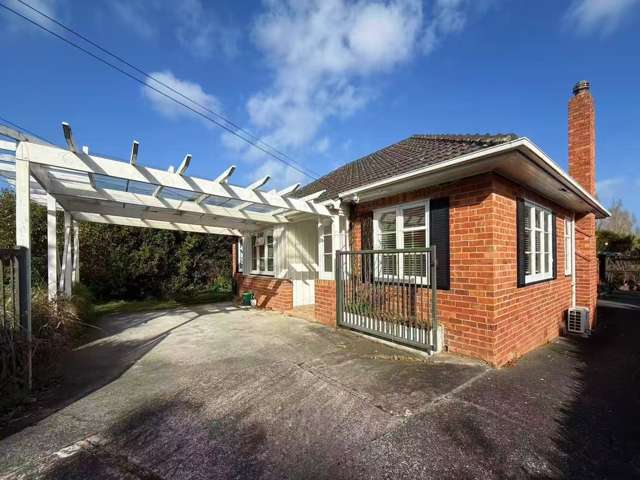 Sunny Brick Home in Sought-After St Heliers Cul-de-Sac