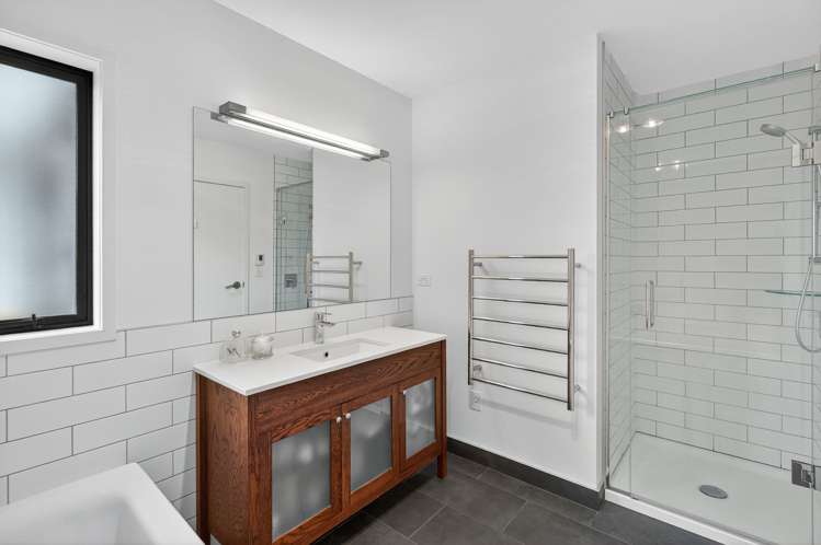 2 Lawrence Carter Drive Bombay_25