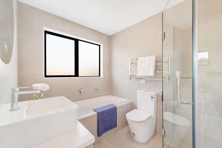 2/140 Edgewater Drive Pakuranga_10