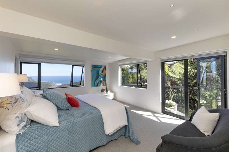 195 Piha Road Piha_13