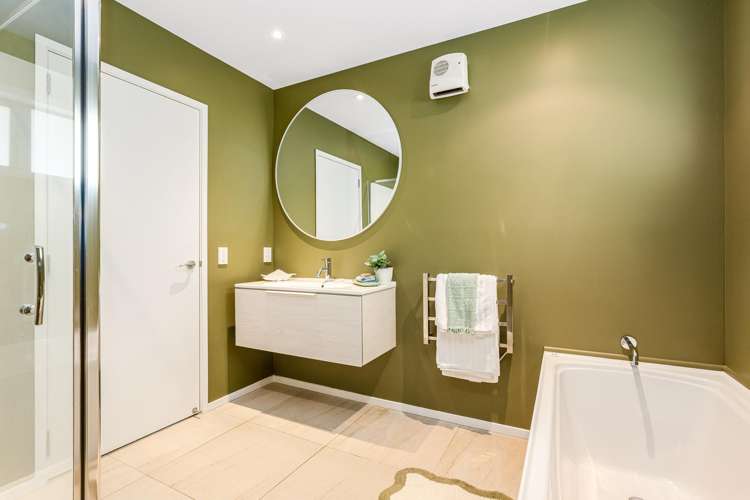 4 Marina View Paremata_17