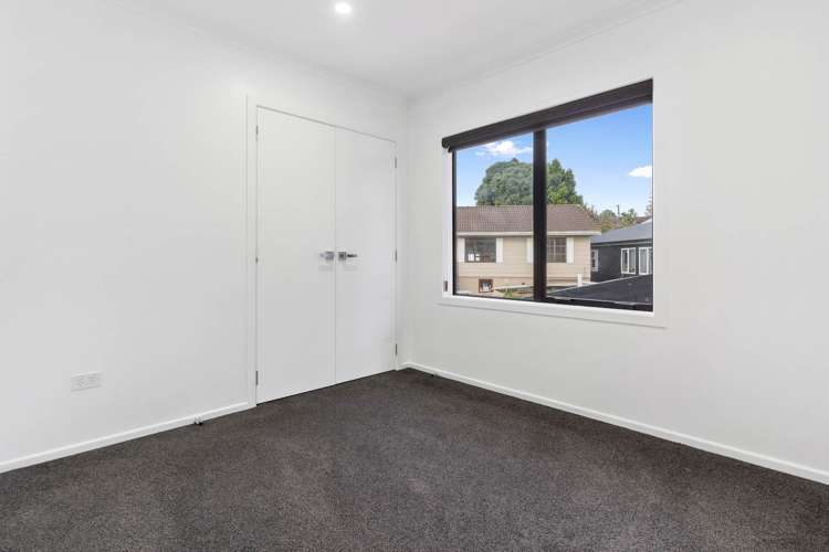 7 Juvena Place Clover Park_12