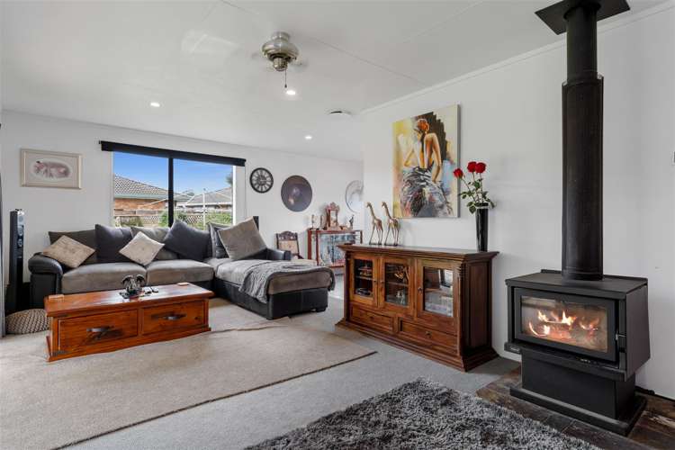 27 Sylvania Drive Matua_5