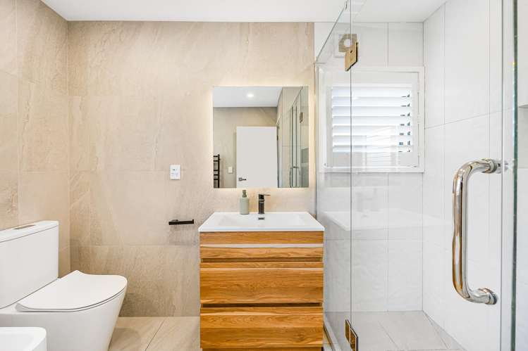 72 Albany Highway Greenhithe_19