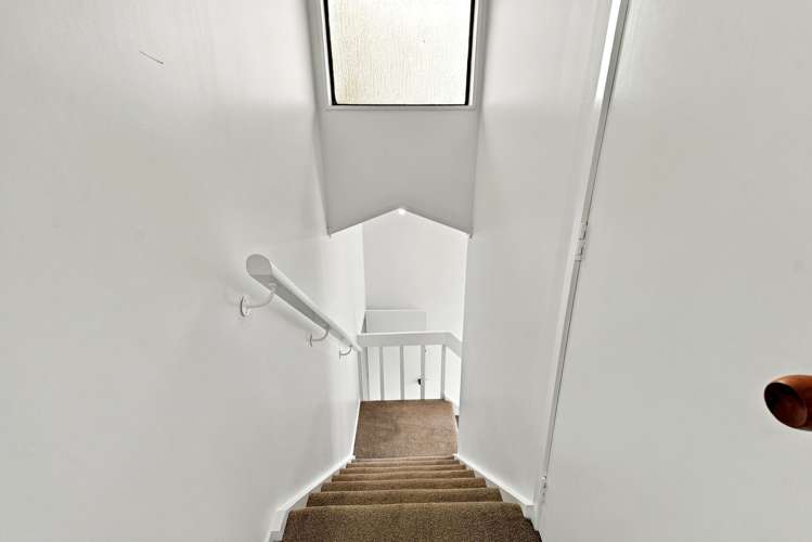 1/96 Alton Avenue Hillcrest_32