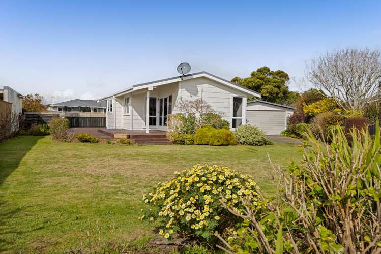 8 Hughson Place Opunake_24