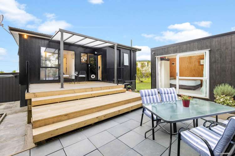 9a Piccadilly Circus Snells Beach_8