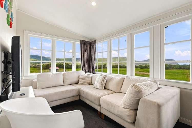25 Kahikatea Drive Kinloch_17