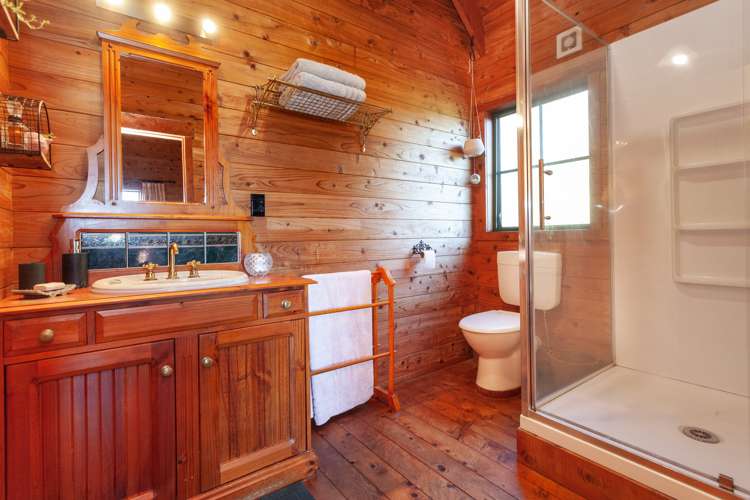 166 Barton Road Okauia_16