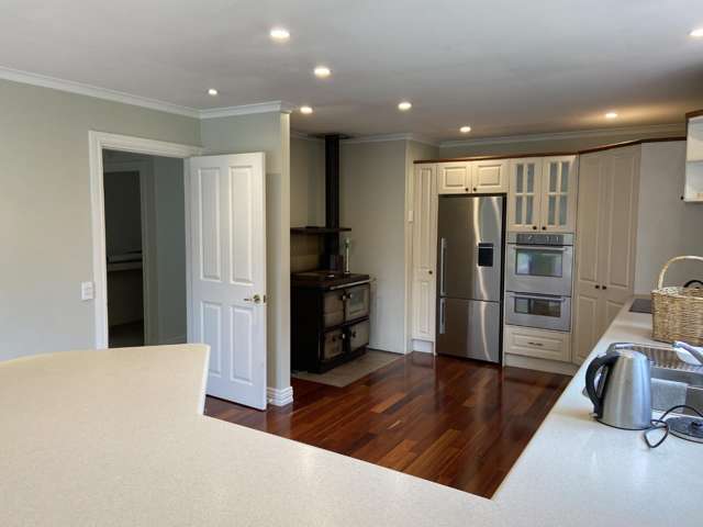 525 Muritai Road (House) 10600_2