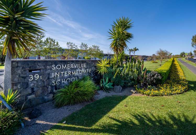 210 Point View Drive East Tamaki Heights_13