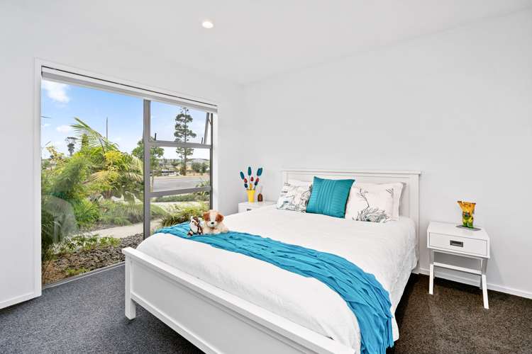 22 Stace Hopper Drive One Tree Point_13