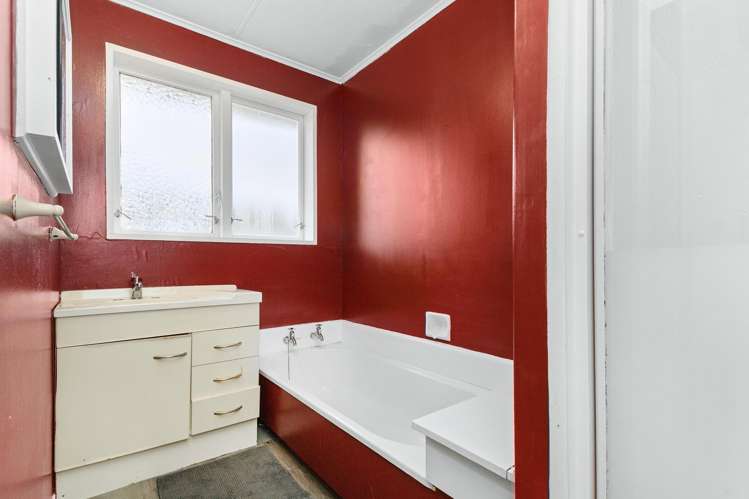 3 Kerepehi Grove Wainuiomata_10